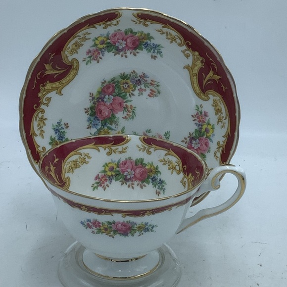 Vintage Tuscan Naples English Bone China Teacup and Saucer - Picture 1 of 10